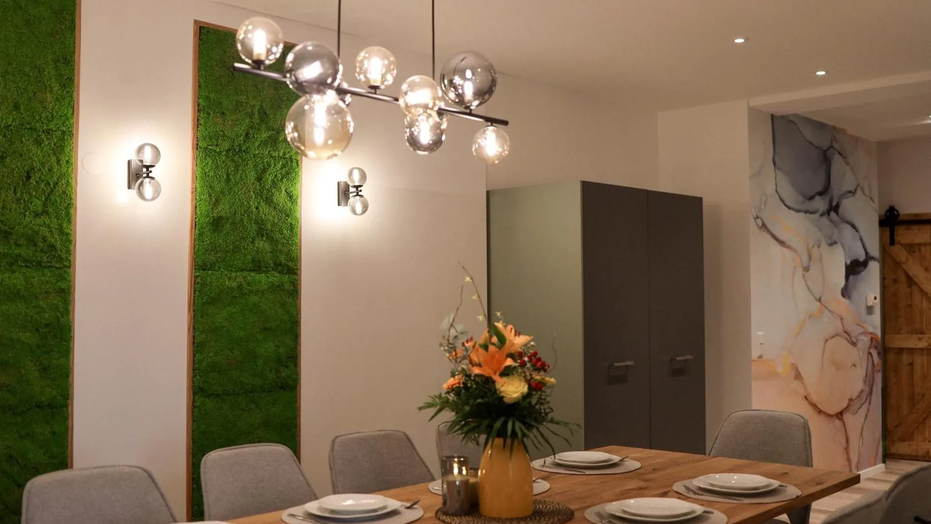 Oomph Berlin The Grand Berlin Group & Family Retreat Apartment