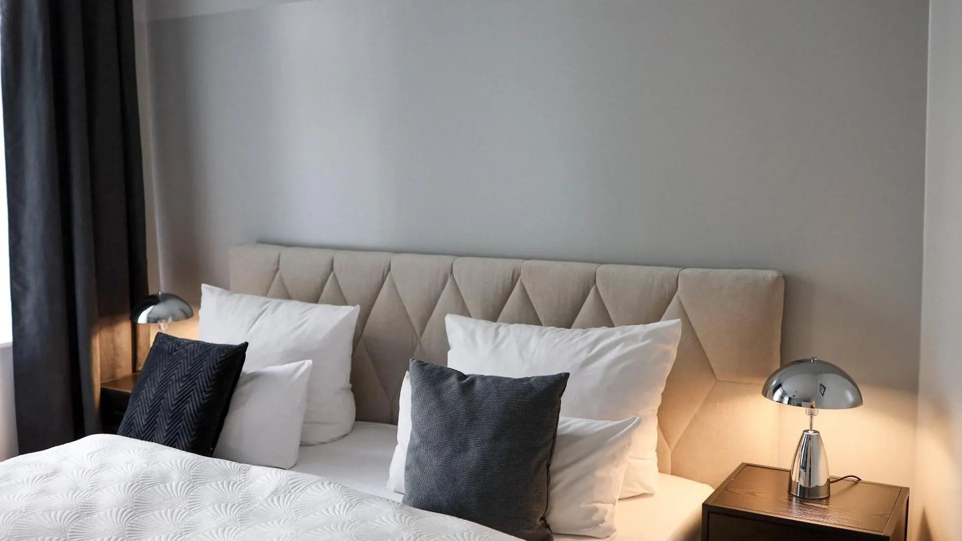 Oomph Berlin The Grand Berlin Group & Family Retreat Apartment